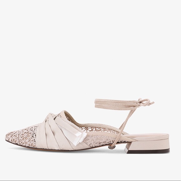 NEW Charles & Keith Flats Sandals - Picture 2 of 8